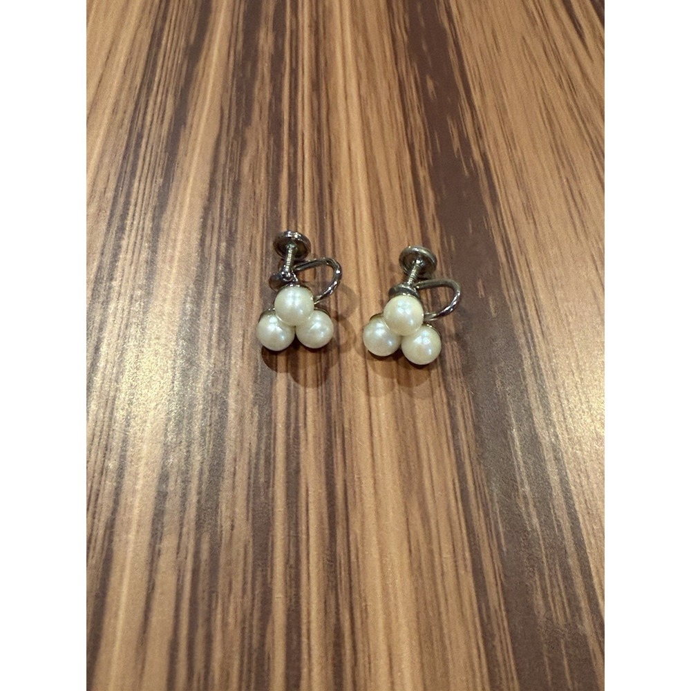Vintage Faux Pearl Cluster Screw Back Earrings Silver Tone 3 Pearl‎ Petite